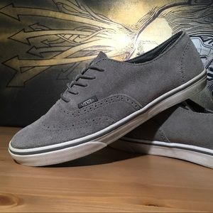 Vans Lo Pro with wingtip design, size 7.5